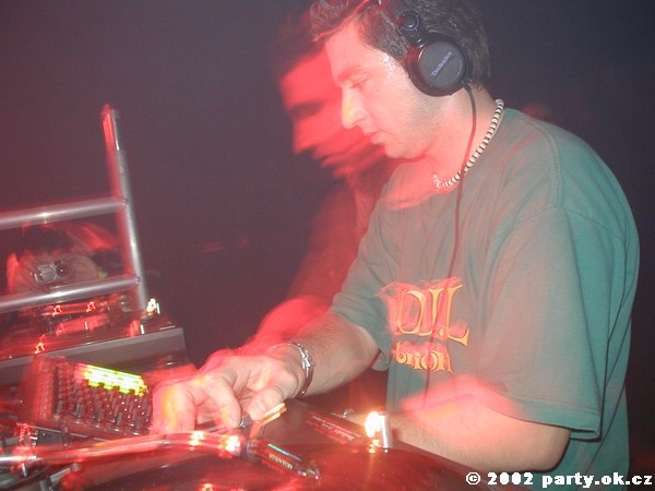 077 DJ Bushwacka.JPG